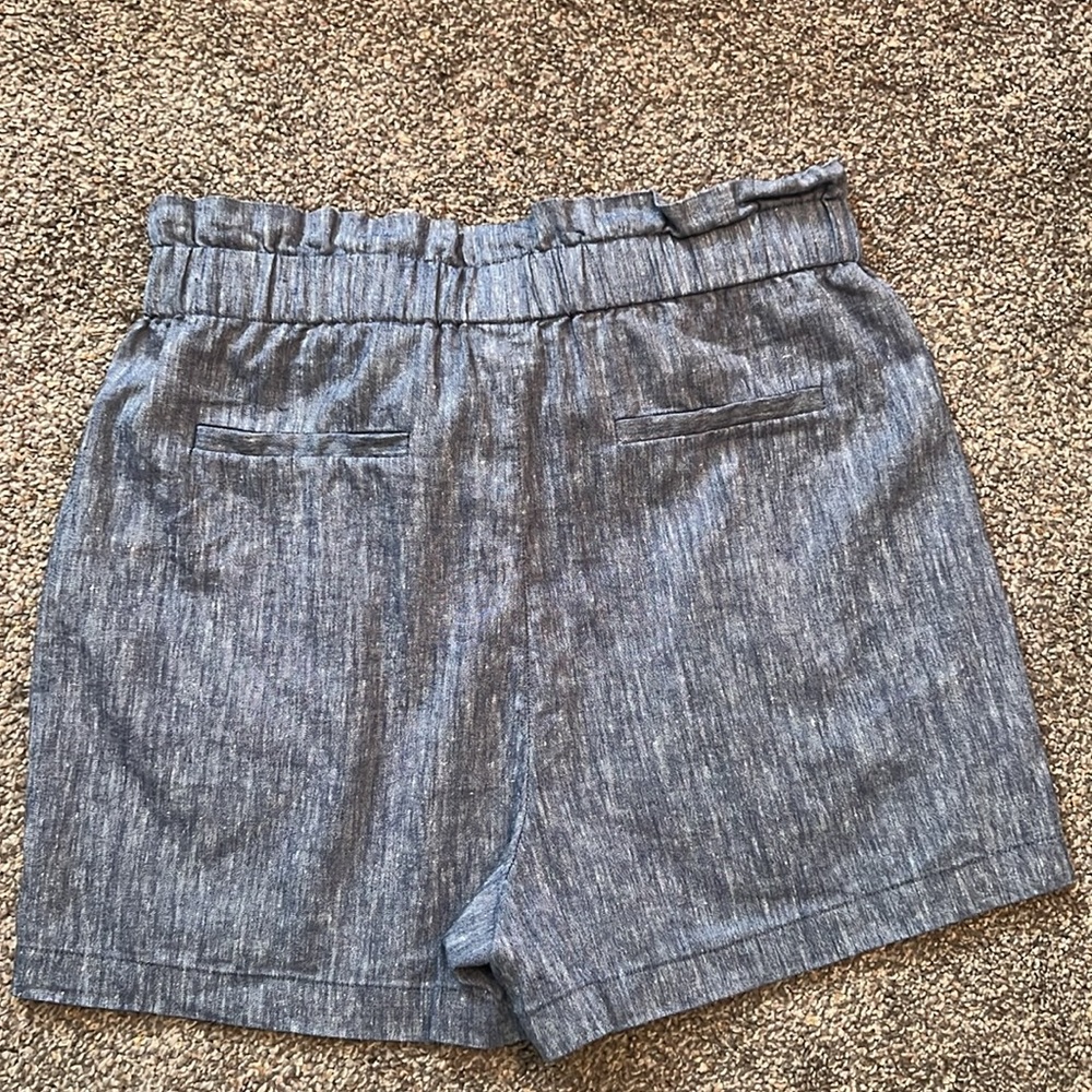 Halogen High Waist Chambray shorts with belt Size Small - Picture 4 of 4